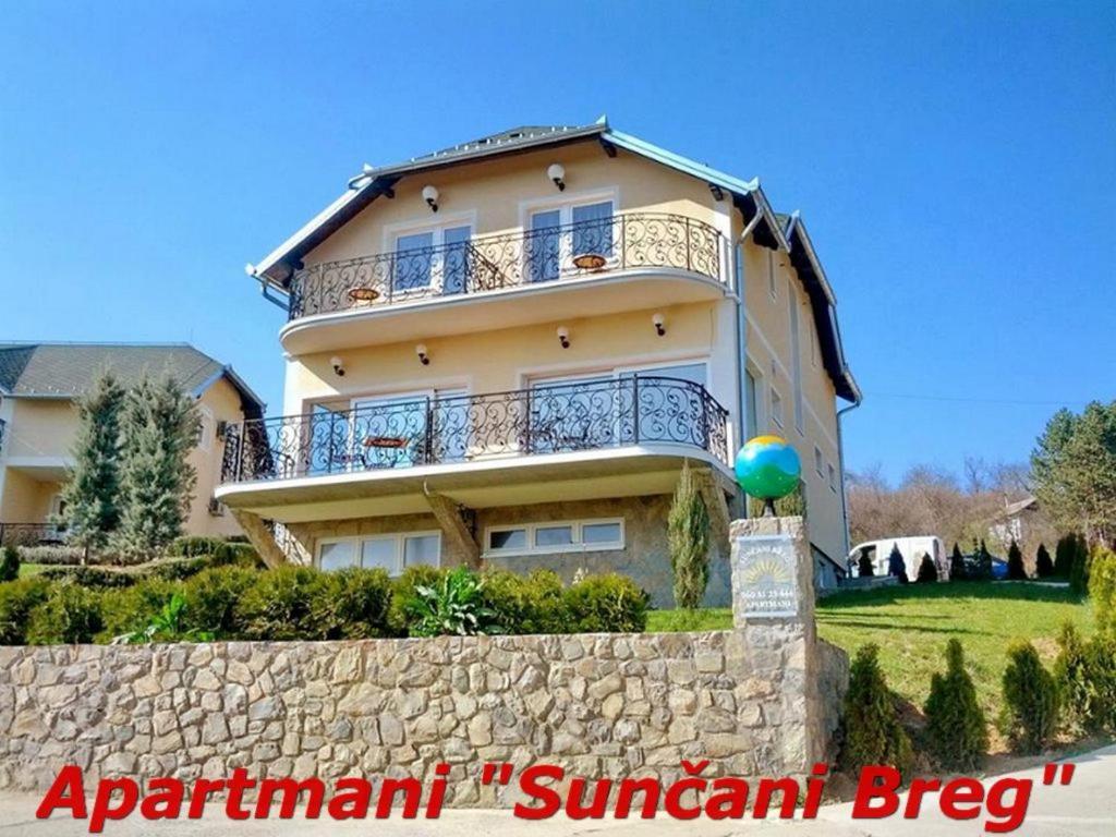Suncani Breg Apartments Vrdnik Εξωτερικό φωτογραφία